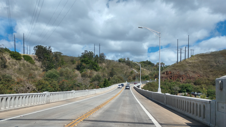 303 Cement application in HI Roosevelt Bridge in Honolulu, HI utilized FasTrac 303 Cement and FasTrac Polymer to repair, restore and widen this historic bridge.